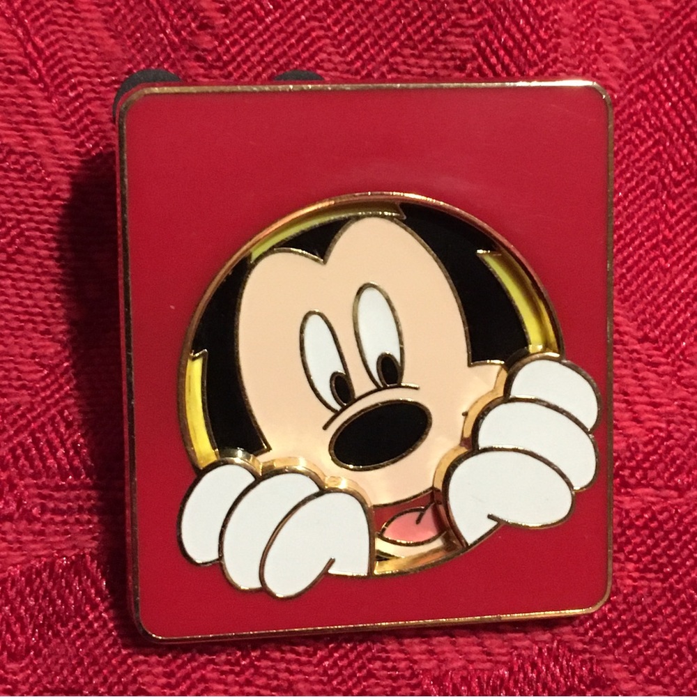 Mickey Mouse collectors Pin trading